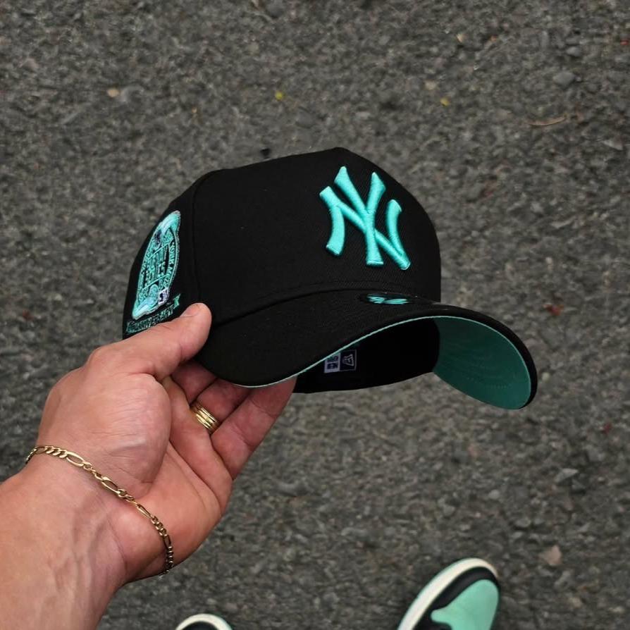 New Era New York Yankees Black Mint 9FORTY Adjustable Cap – Subway Series 25th Anniversary Side Patch