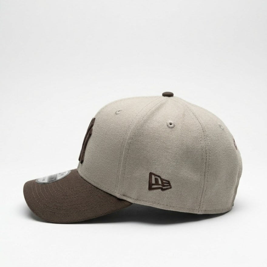 New Era New York Yankees Beige Brown 9FORTY Adjustable Cap – 1998 World Series Side Patch