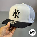 New Era New York Yankees 9FORTY White Black Trucker Adjustable Cap