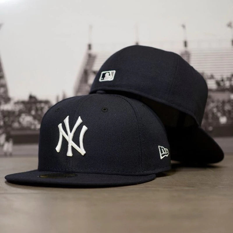 New Era New York Yankees 59FIFTY Black Fitted Flat Brim MLB Baseball Cap